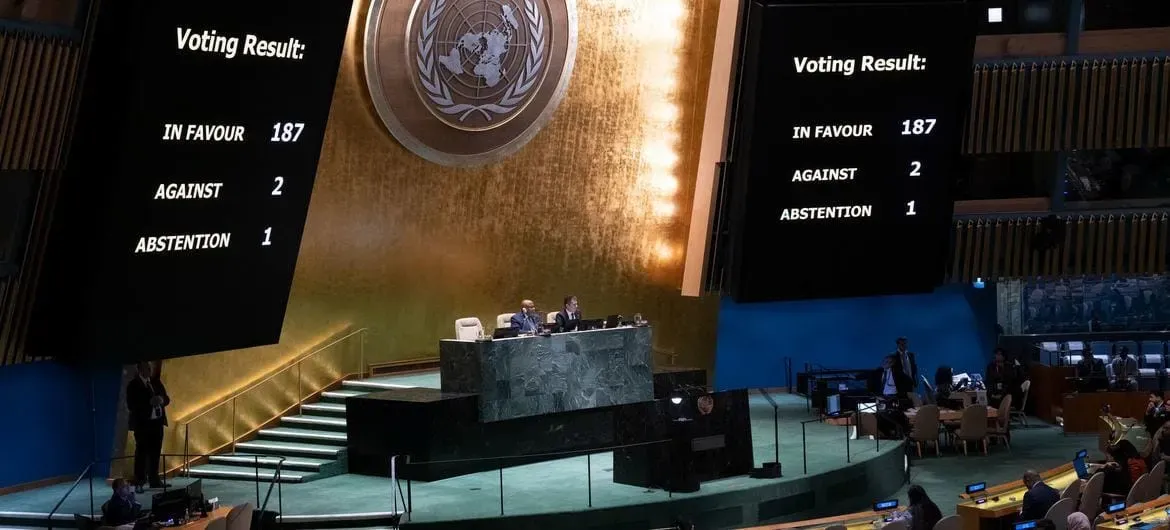 NATO-Gipfel wird zum Waffenverkaufs-Spektakel. Bei der Kuba-Debatte in der UN-Generalversammlung fordert die Globale Mehrheit Entwicklung und Frieden