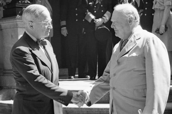 Aus der Erinnerung an die Schrecken im Zweiten Weltkrieg; Mobilisierung für eine neue Ordnung der Entwicklung und des Friedens