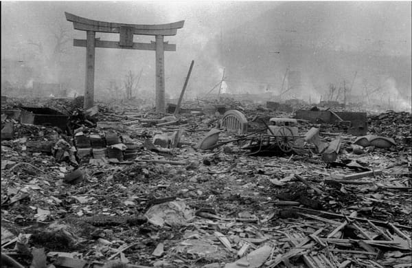 Beendeten die Bombenabwürfe auf Hiroshima und Nagasaki den Krieg oder begannen sie ihn?